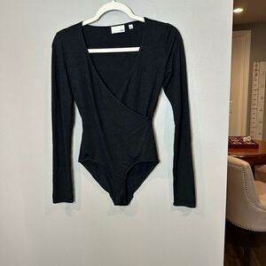 Wilfred Free Soft Sweater Wrap Black Bodysuit